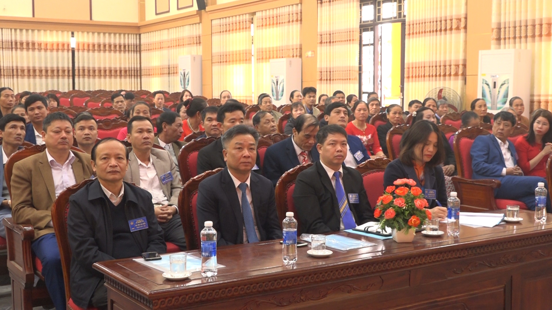 Các đại biểu dự Đại hội Hội nông dân xã Hoàng Tây.jpg