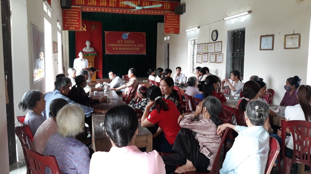 Hội nghị lấy ý kiến tín nhiệm cử tri nơi cư trú ở thông Chanh thôn - Trung đồng.jpg