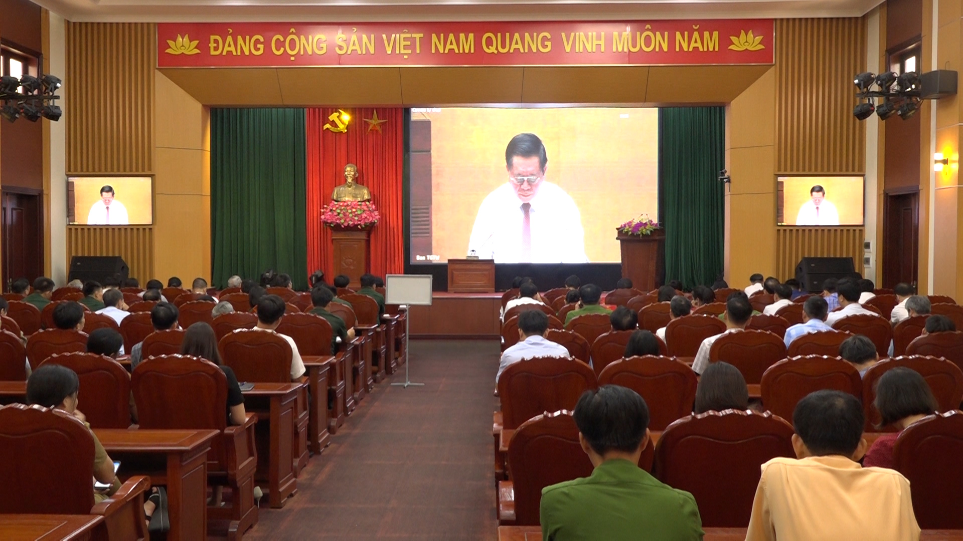 kim bang - hôi nghi toan quôc quan triêt quy đinh 144 cua bô chinh tri.jpg