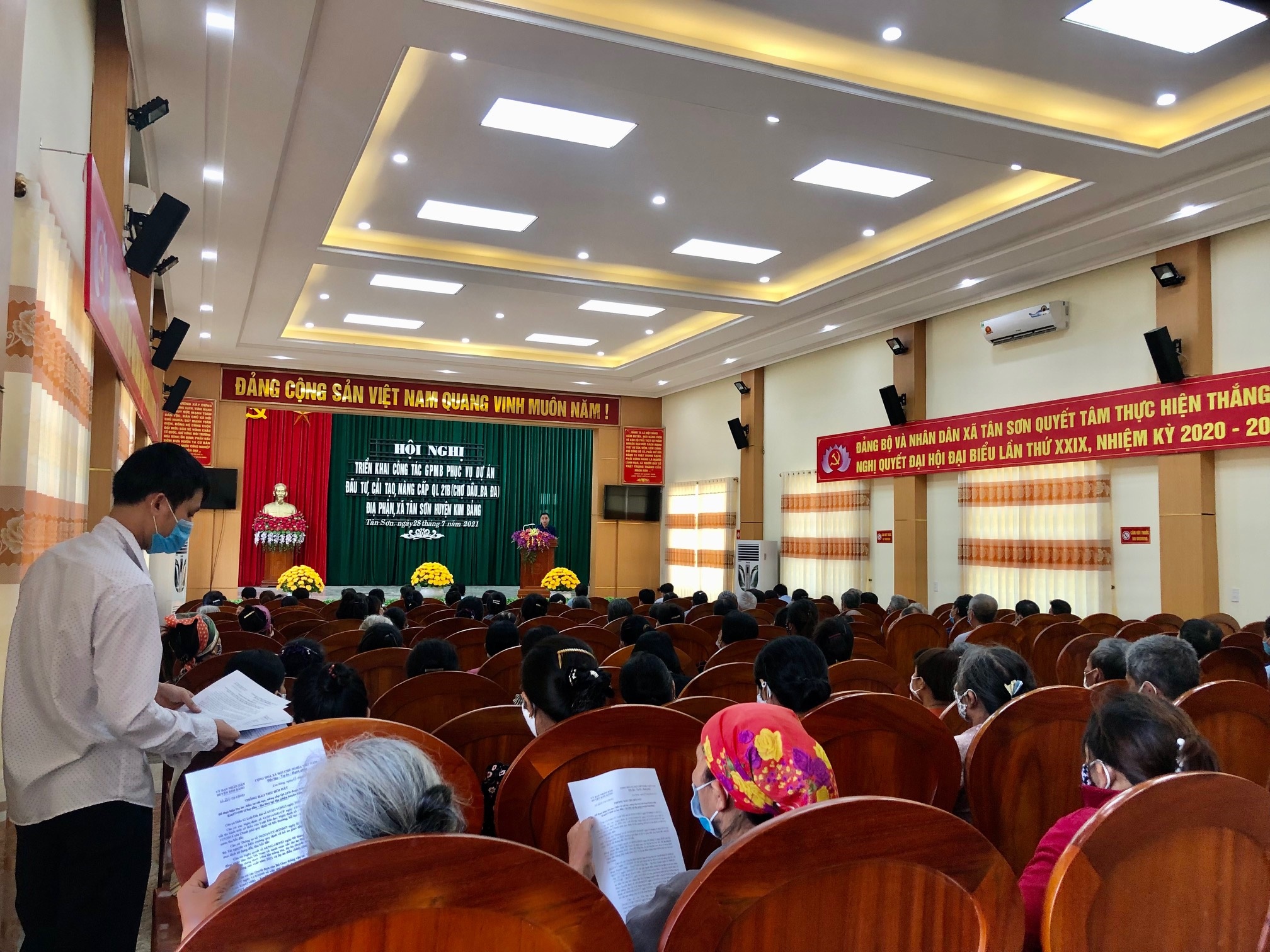 Hội nghị họp dân xã Tân Sơn.jpg
