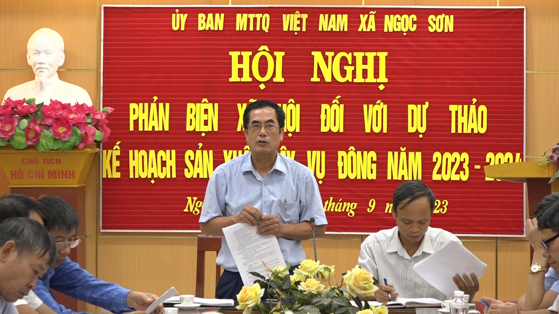 ĐC Chủ tịch UBND xã Ngọc Sơn phát biểu kết luận tại buổi phản biện.jpg