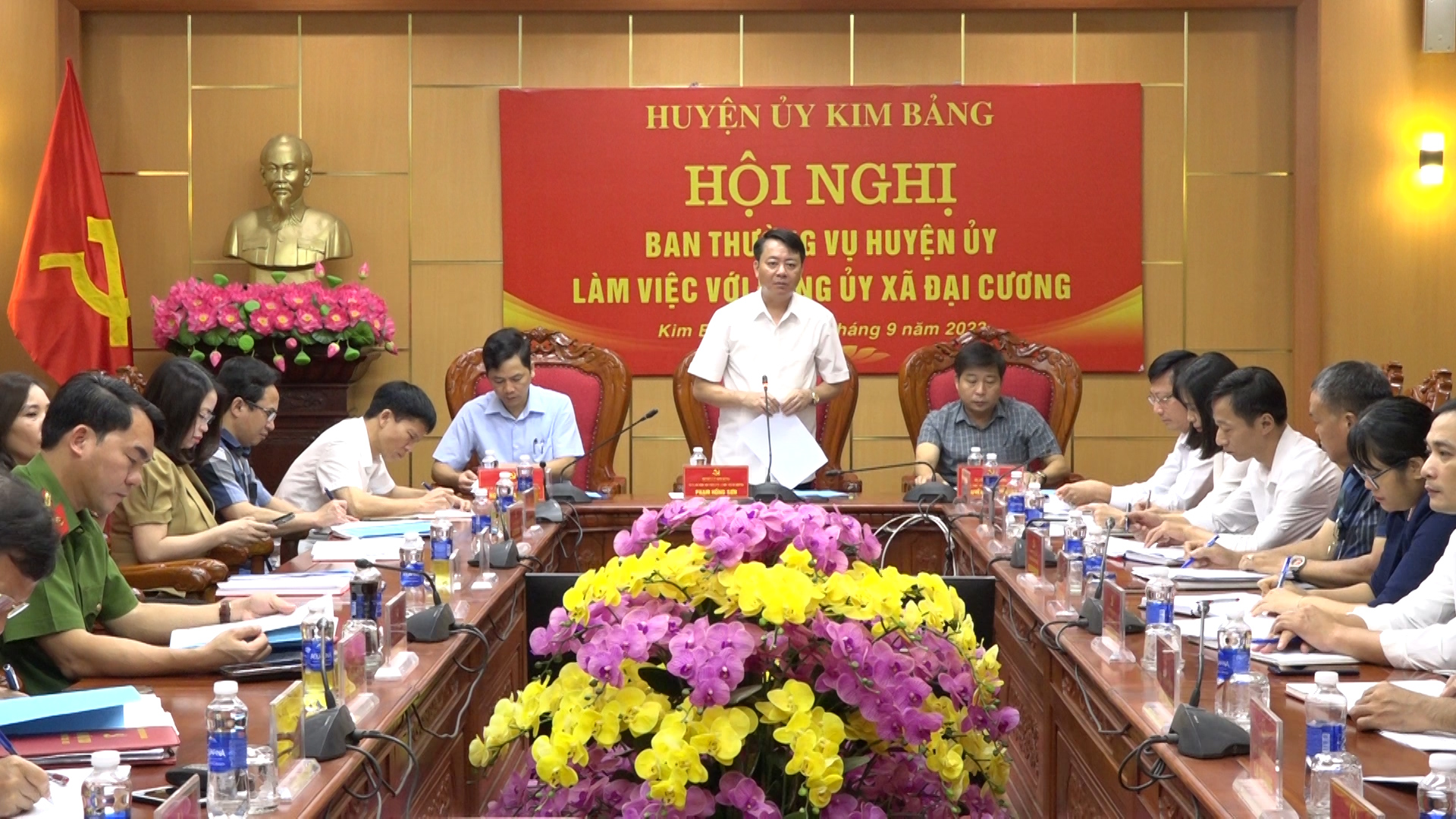 ban thương vu huyên uy lam viêc vơi đang uy xa đai cương.jpg