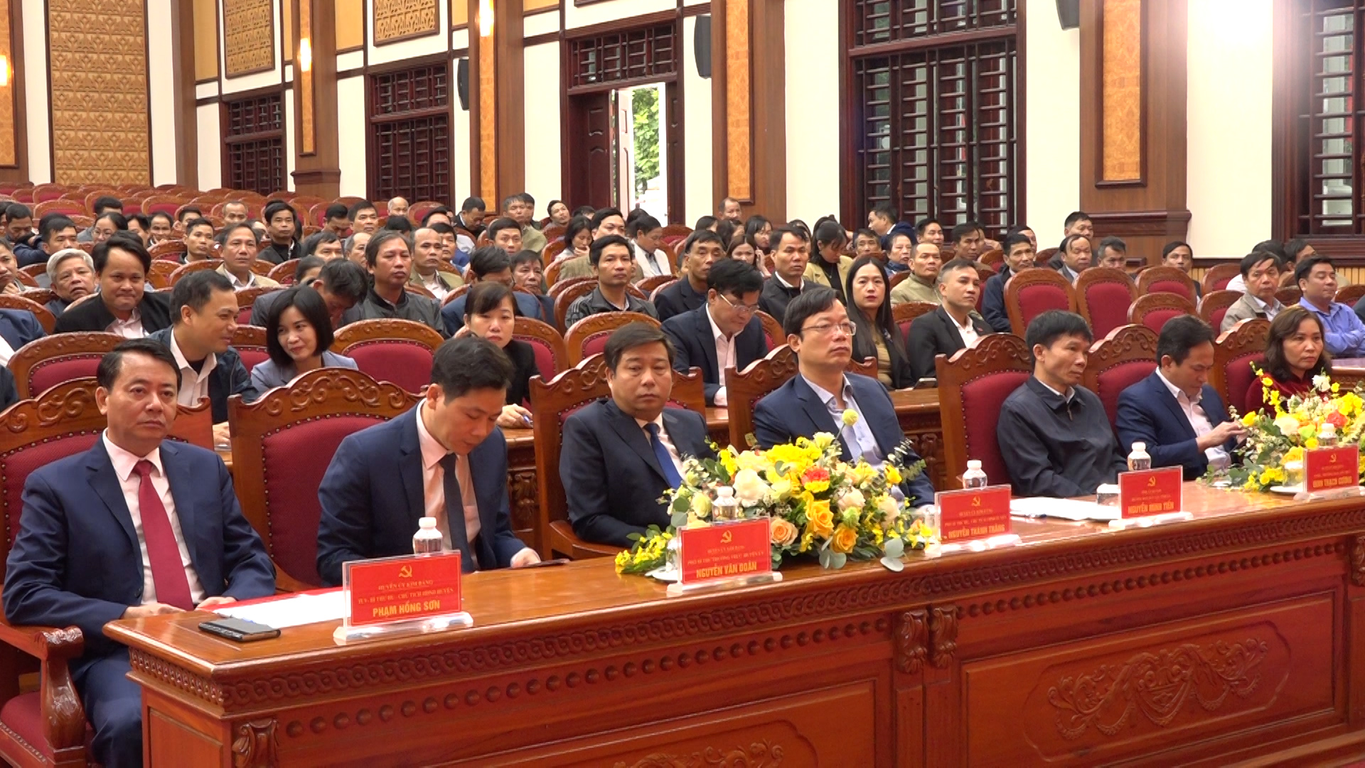 kim bang tông kêt 10 năm thưc hiên chi thi sô 19.. cua ban thương vu tinh uy...- cac đai biêu dư hôi nghi.jpg