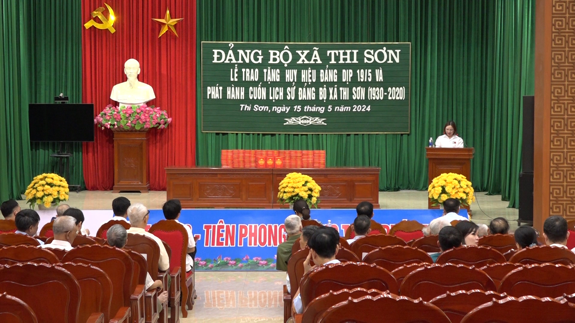-ang bô xa thi s-n trao t-ng huy hiêu -ang... va phat hanh cuôn lich s- -ang bô xa.jpg