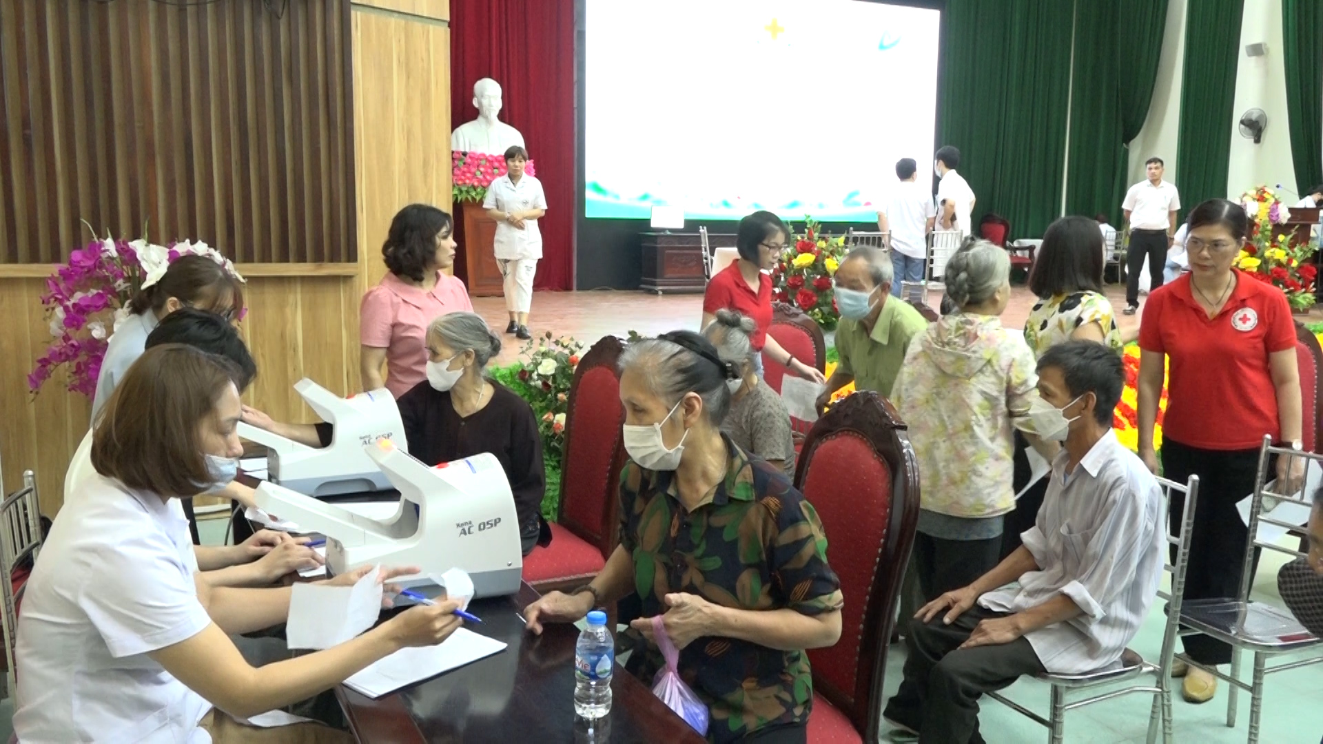 hôi chư thâp đo phôi hơp... kham bênh va câp thuôc miên phi tai xa thuy lôi.jpg