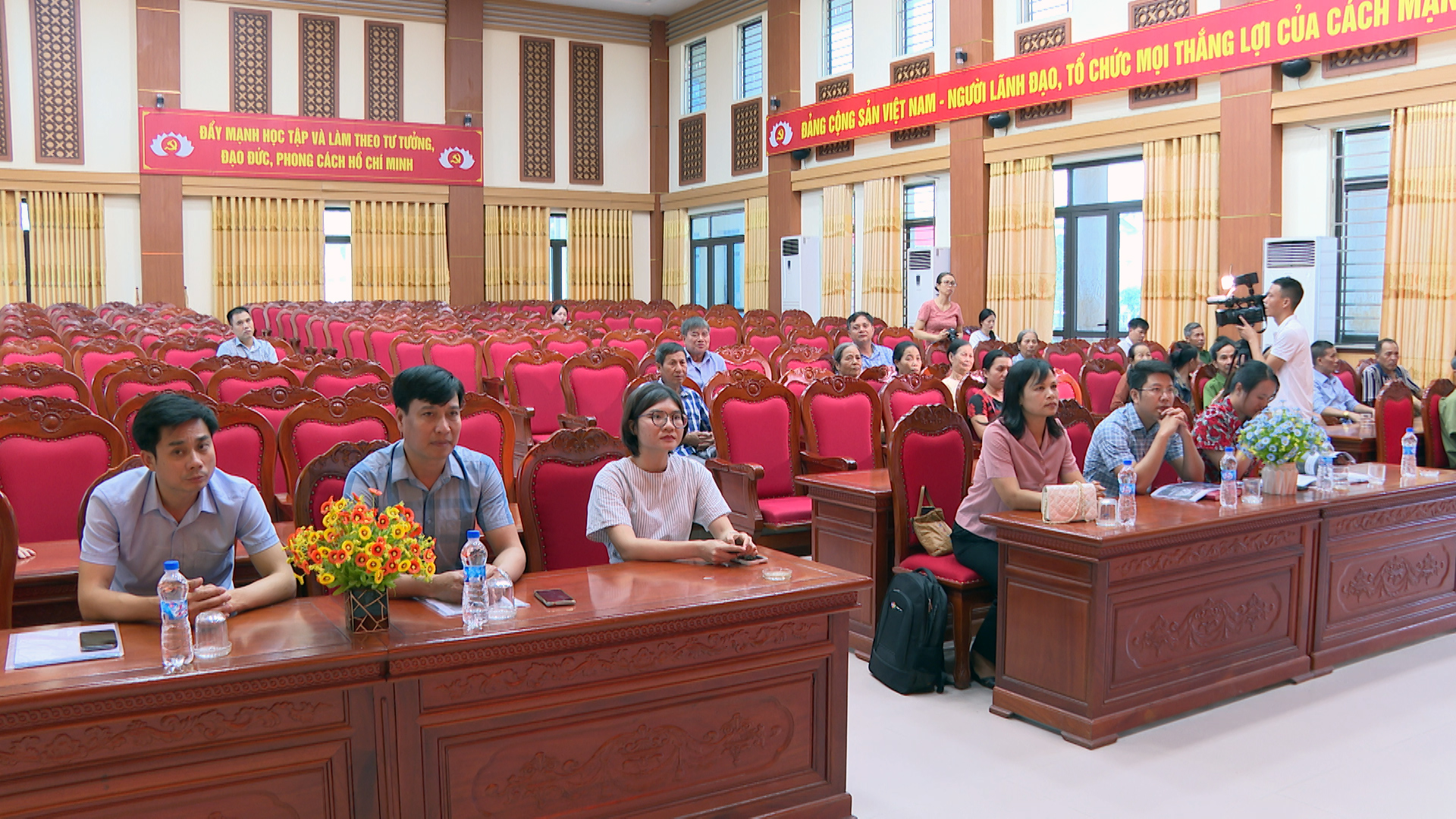 các đại biểu tham dự hội nghị tập huấn về sở hữu trí tuệ.jpg