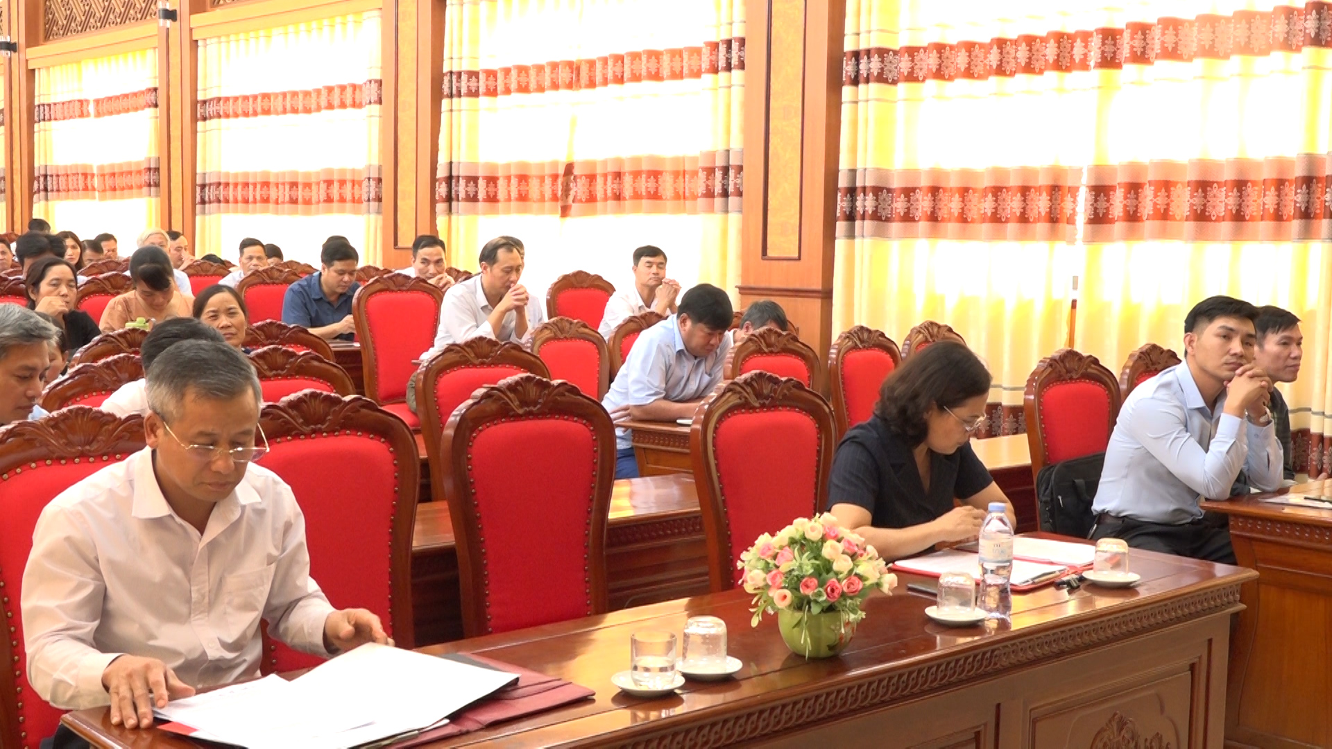 hôi nghi tâp huân ra soat hô ngheo, hô cân ngheo năm 2023..- cac đai biêu dư hôi nghi tâp huân.jpg
