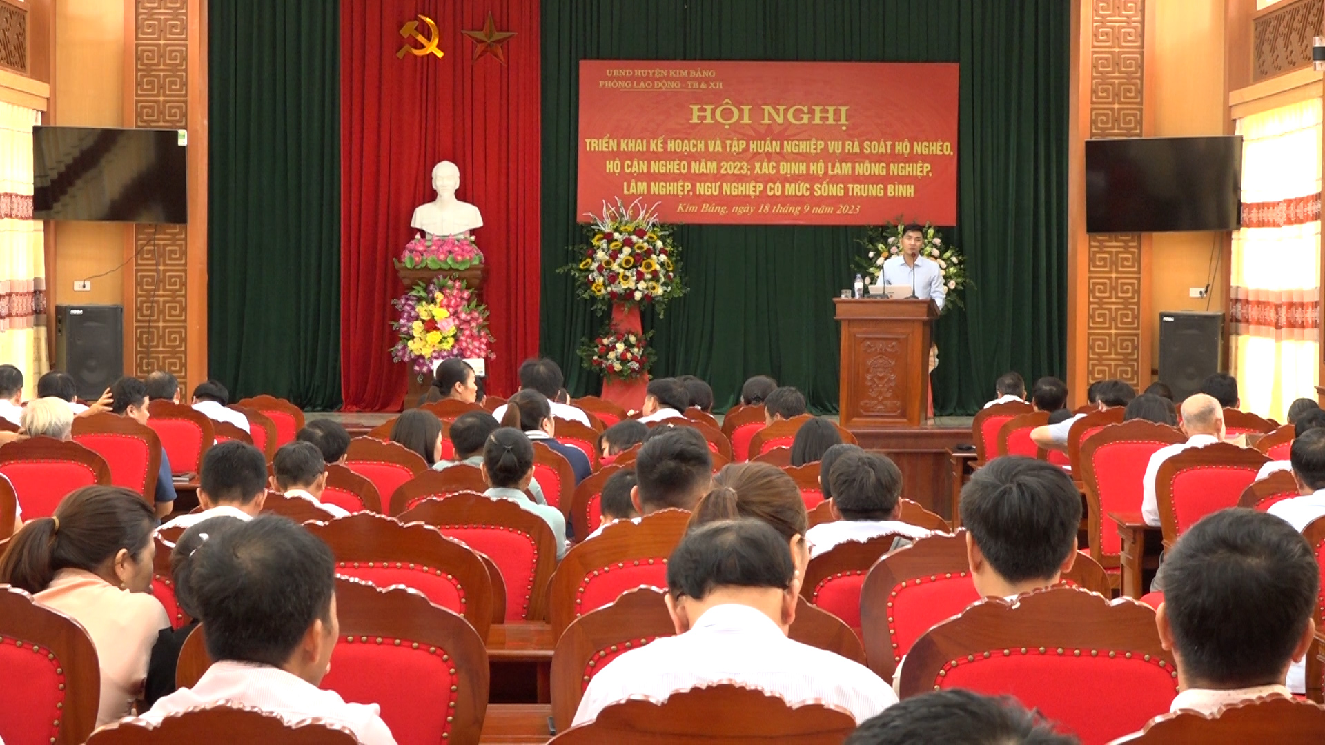 hôi nghi tâp huân ra soat hô ngheo, hô cân ngheo năm 2023.jpg