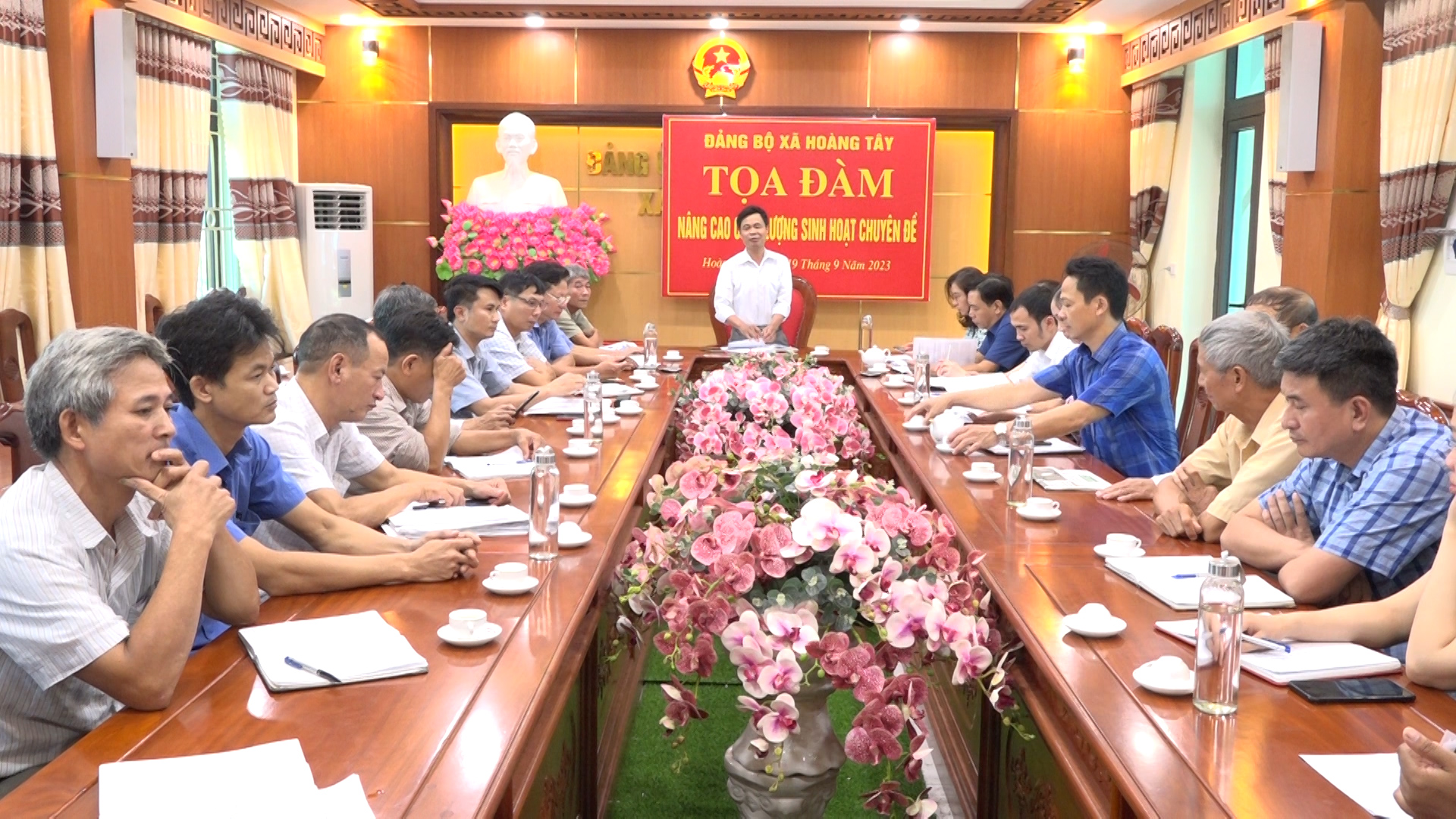 đang bô xa hoang tây toa đam nâng cao chât lương sinh hoat chuyên đê.jpg