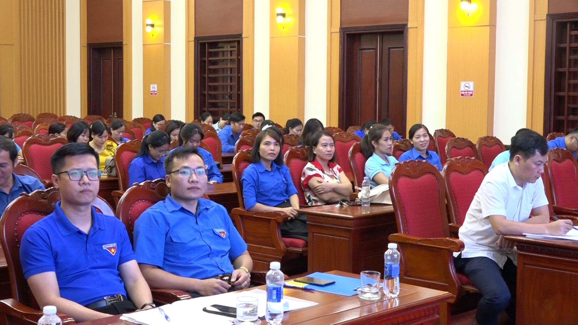 hôi nghi tông kêt công tac đoan đôi va phong trao thanh thiêu nhi trong trương hoc...- cac đai biêu dư hôi nghi.jpg