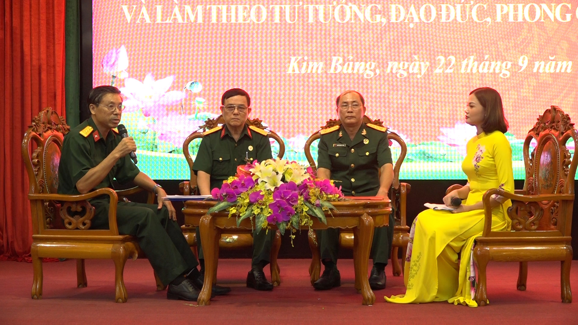 Chủ tịch HCCB các xã, thị trấn chia sẻ, trao đổi tại tọa đàm.jpg