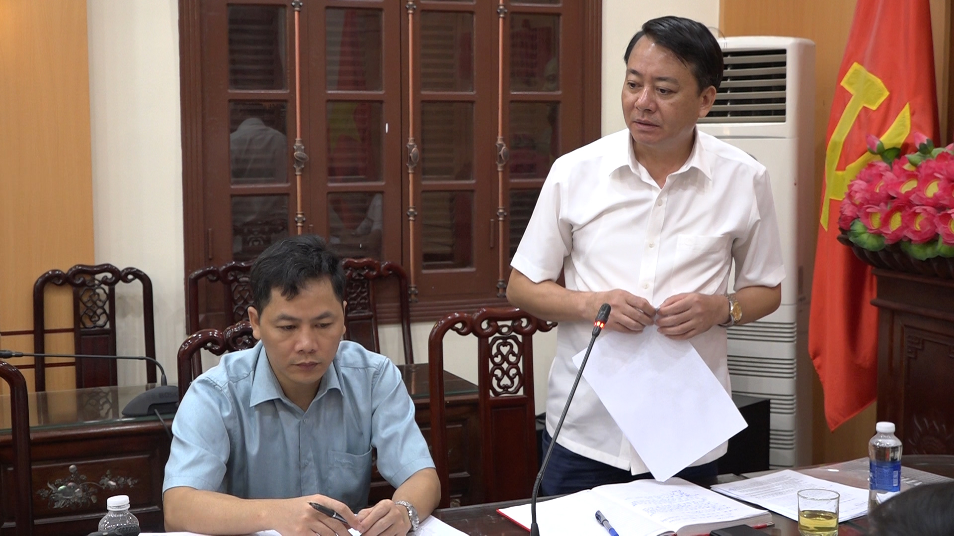 ĐC Phạm Hồng Sơn, TUV, bí thư huyện ủy, chủ tịch HĐND huyện phát biểu chị đạo tại hội nghị.jpg
