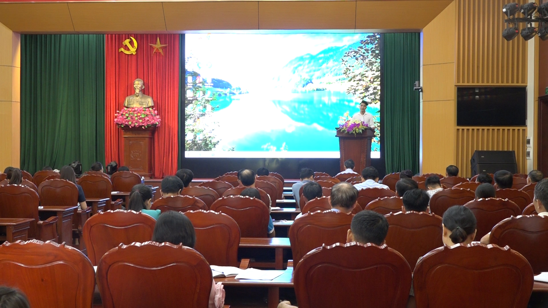 kim bang tâp huân ra soat hô ngheo năm 2024.jpg