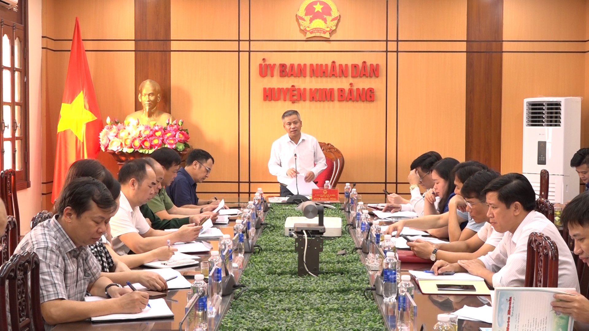 kim bang phiên hop ubnd thương ky thang 10.jpg