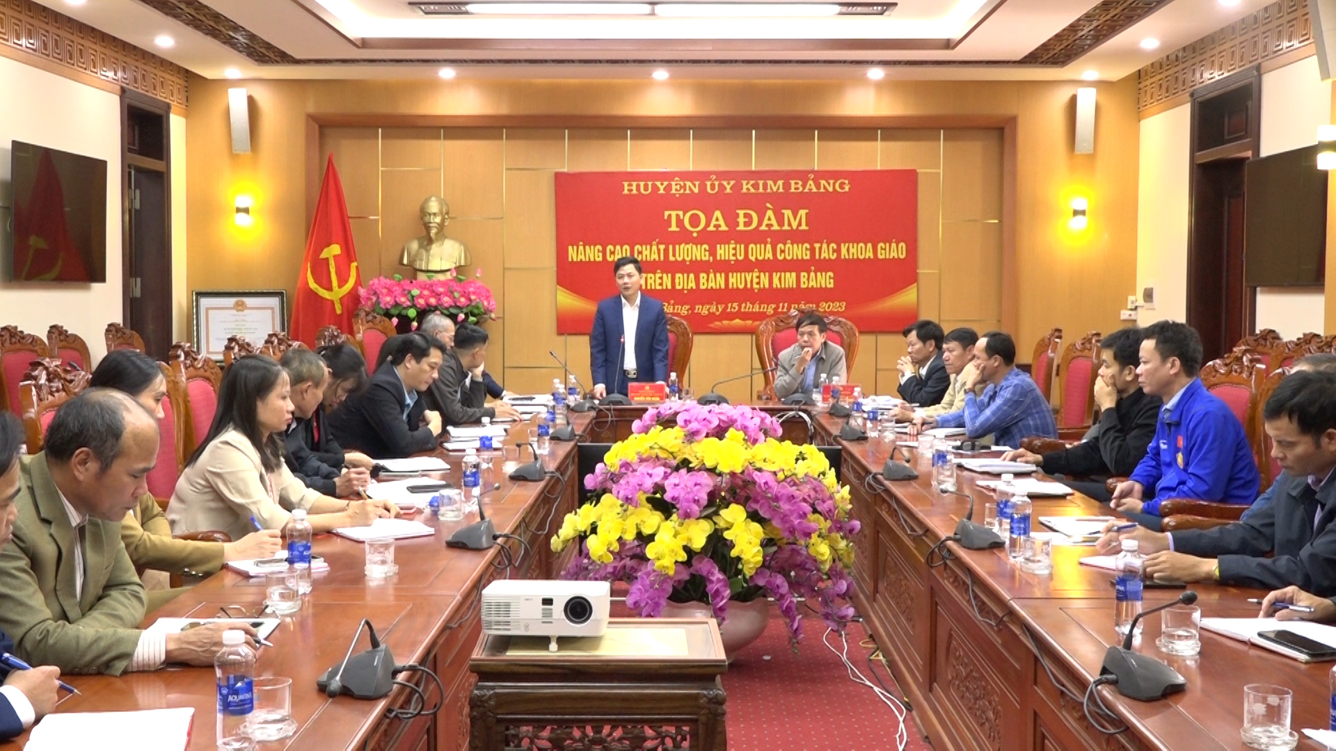 huyên uy kim bang toa đam nâng cao chât lương hiêu qua công tac khoa giao.. (3).jpg